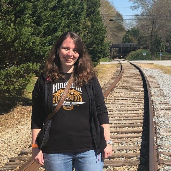 Meet your Posher, Lisa - Picture 1 of 1